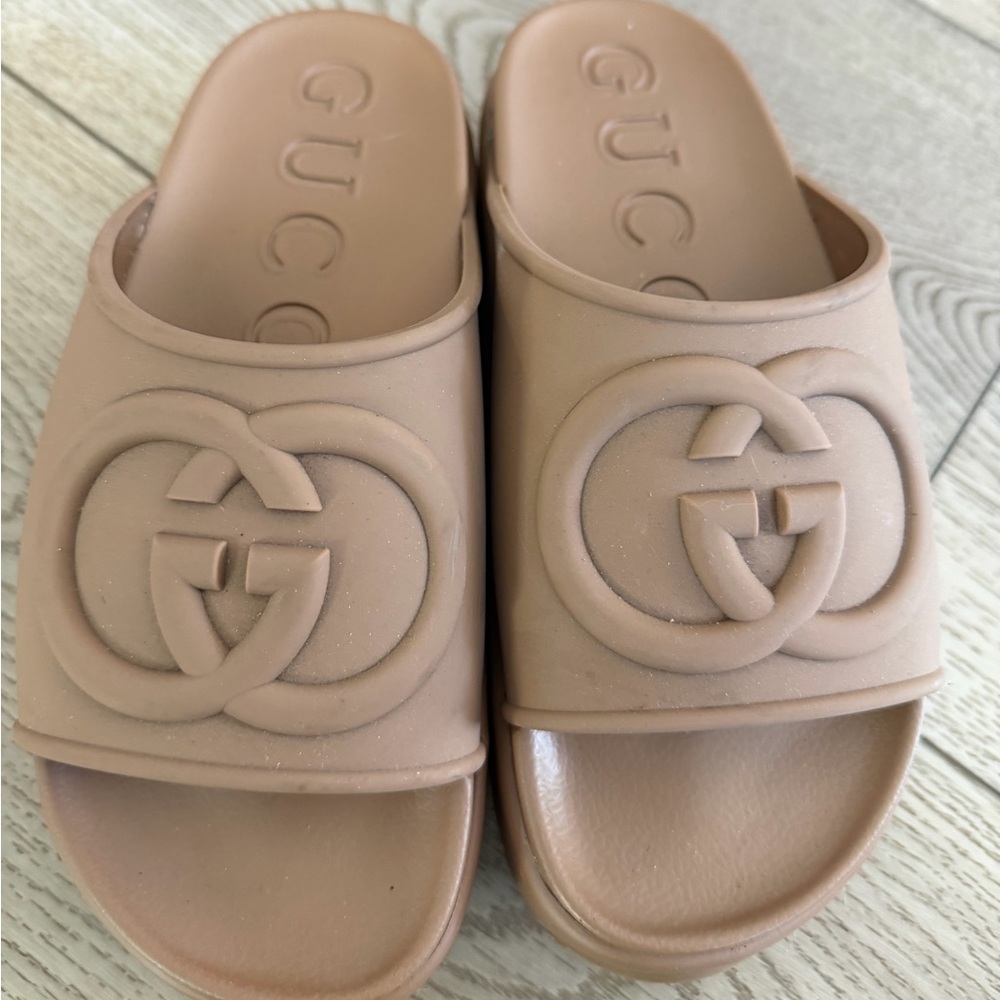 Gucci Tan Sandals
